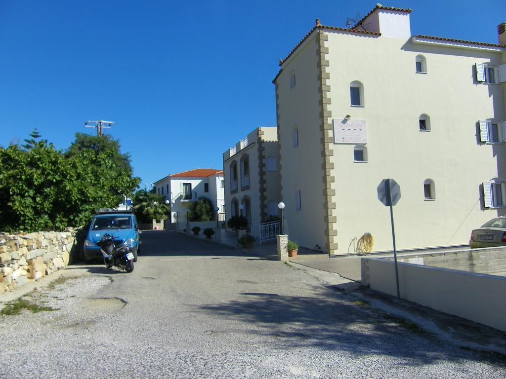 Hotel Filioppi Agios Kirykos  Exterior photo